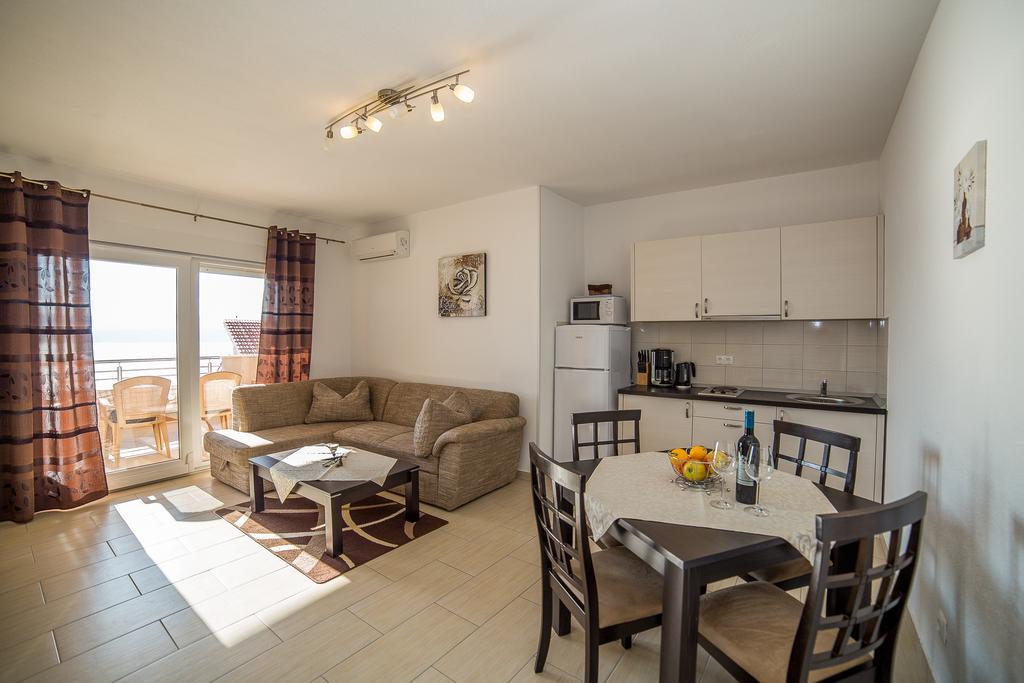 Apartments Kati โอมิช ภายนอก รูปภาพ