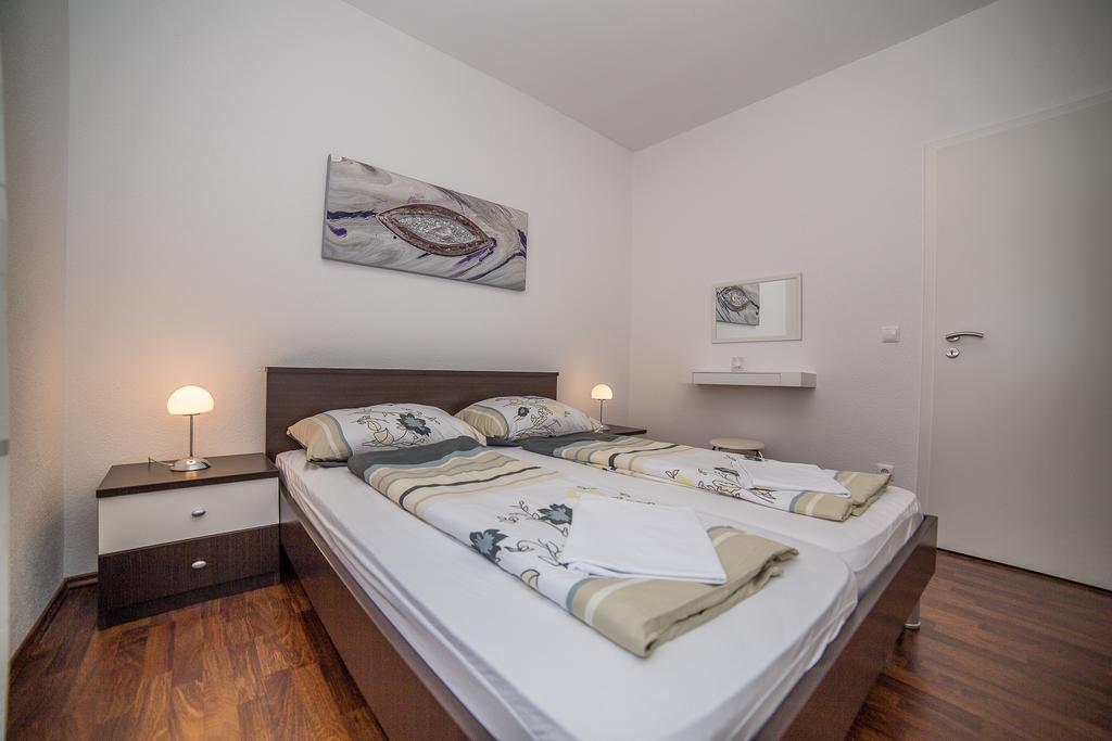 Apartments Kati โอมิช ภายนอก รูปภาพ