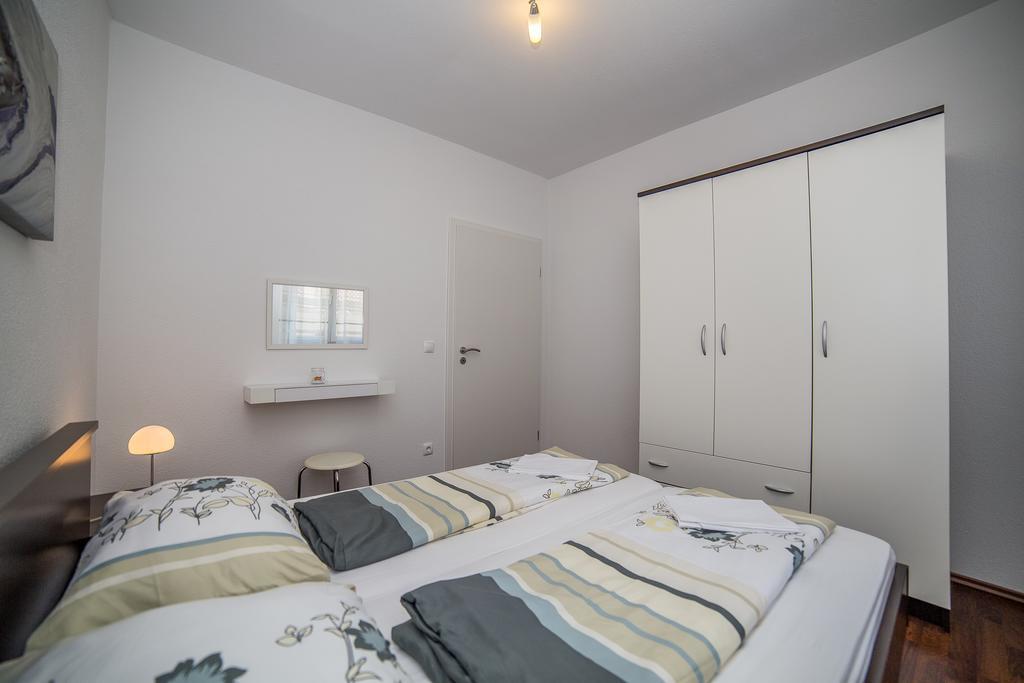 Apartments Kati โอมิช ภายนอก รูปภาพ