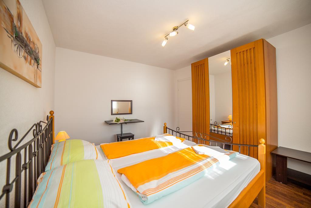 Apartments Kati โอมิช ภายนอก รูปภาพ