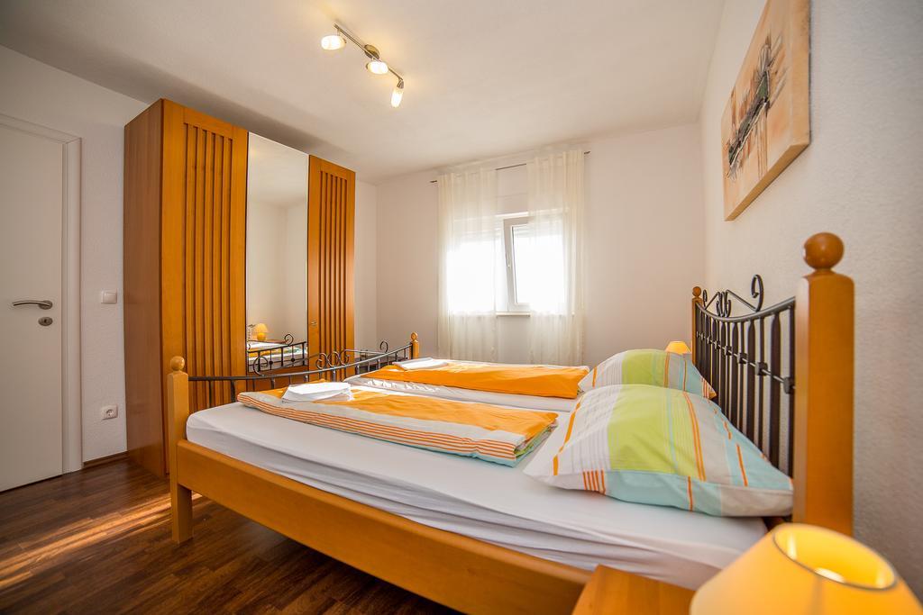 Apartments Kati โอมิช ภายนอก รูปภาพ